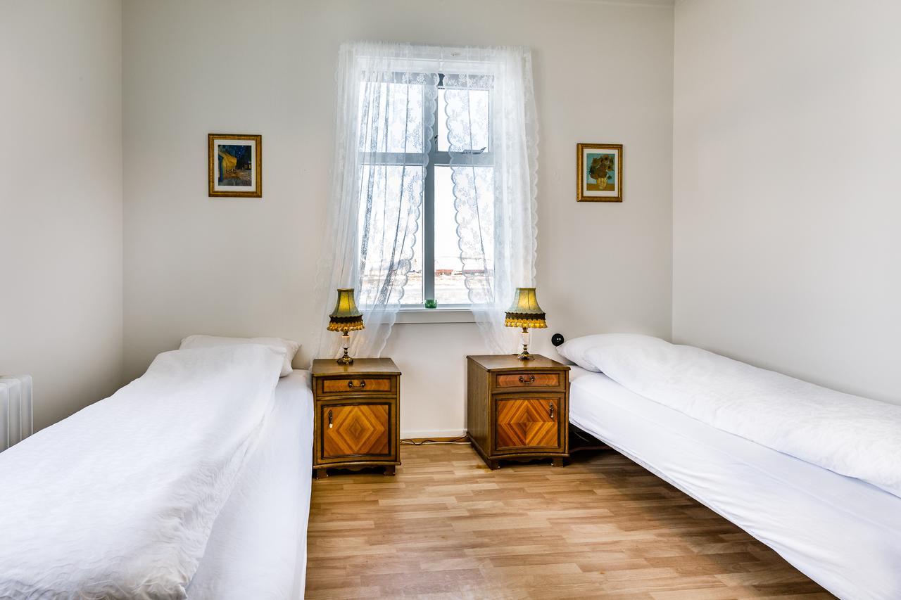 Riverside Hostel เบลินดือออส ภายนอก รูปภาพ