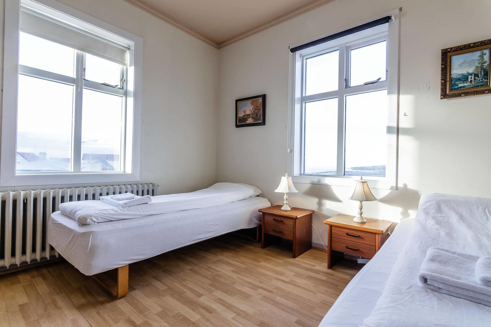 Riverside Hostel เบลินดือออส ภายนอก รูปภาพ